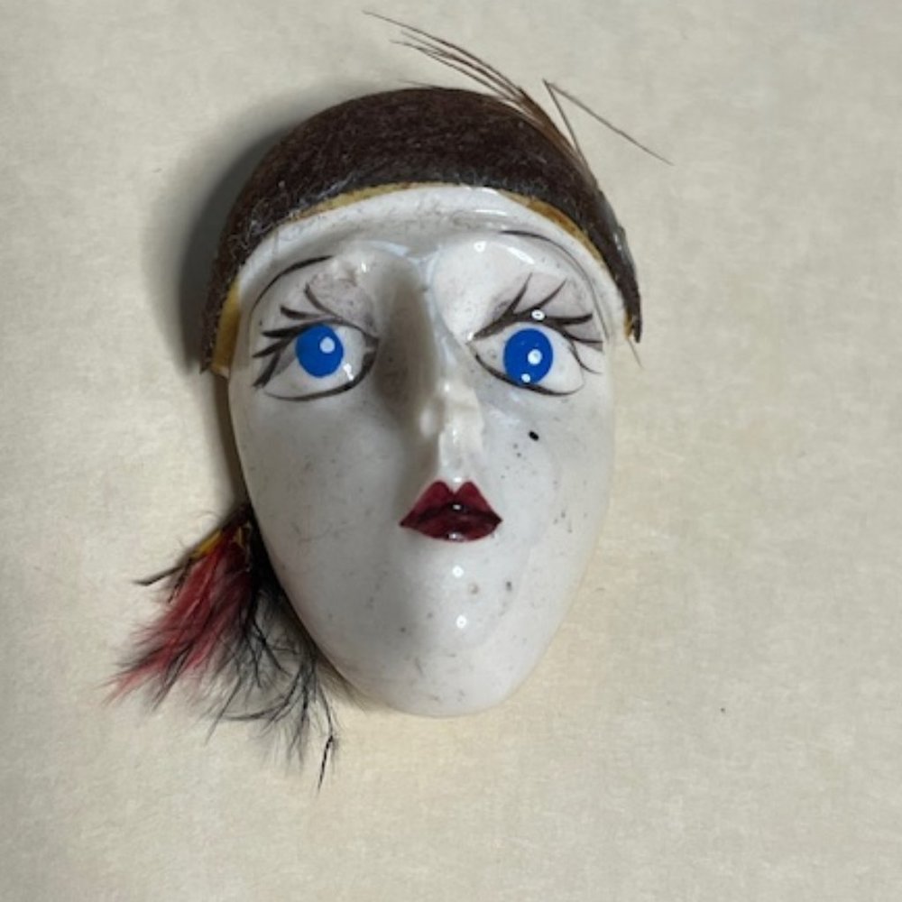 VTG Art Deco Lady Woman Head Brooch Pin Hand Painted Velvet Hat Blue Eyes 1.5"